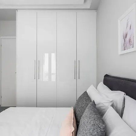 Sublime 1br In Koukaki By Upstreet *